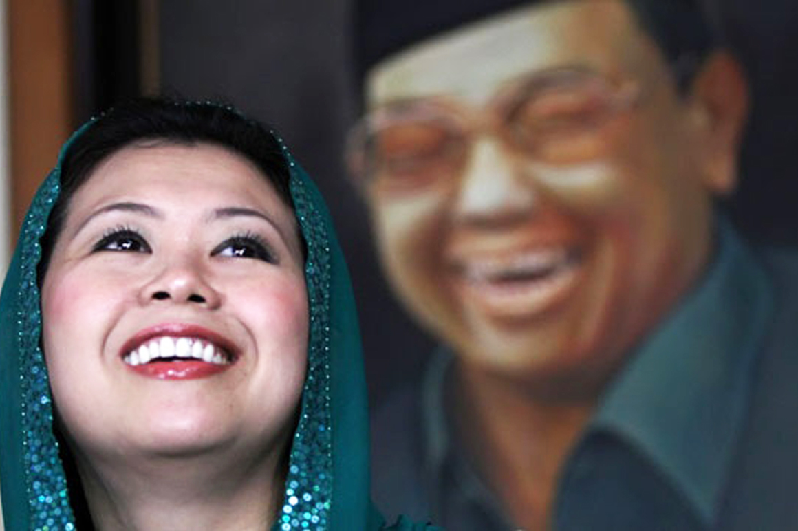 Membela yang Tak Berdaya