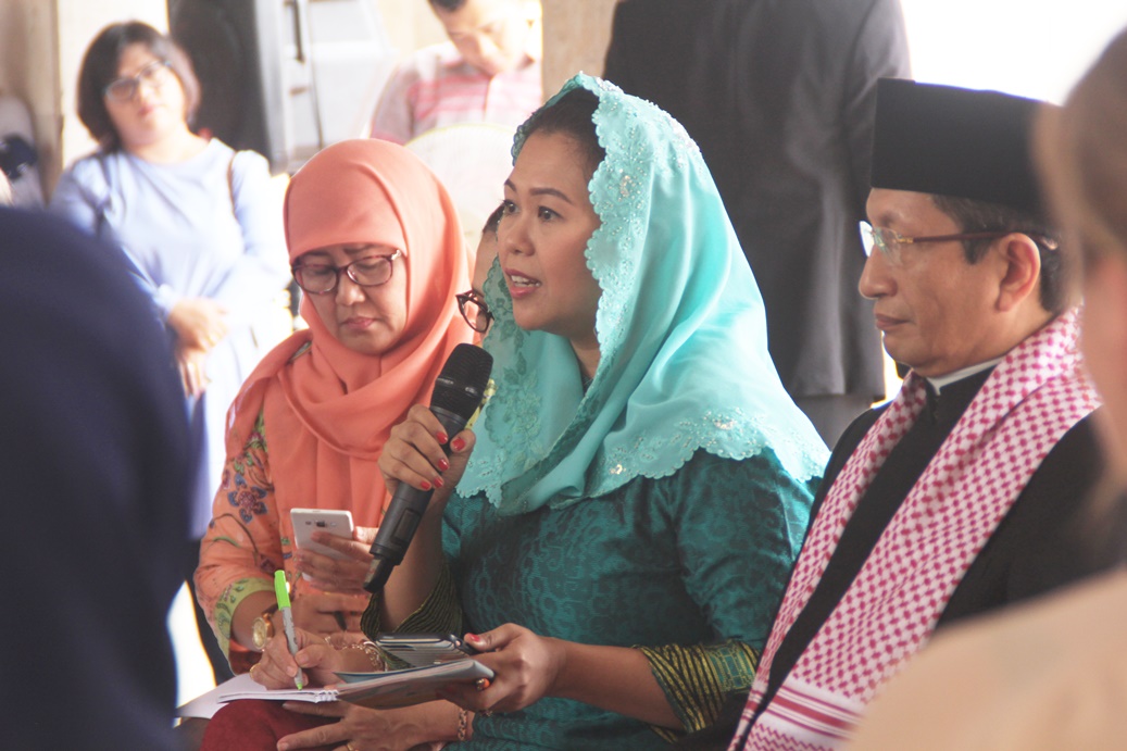 Mbak Yenny dan Public Speaking-nya