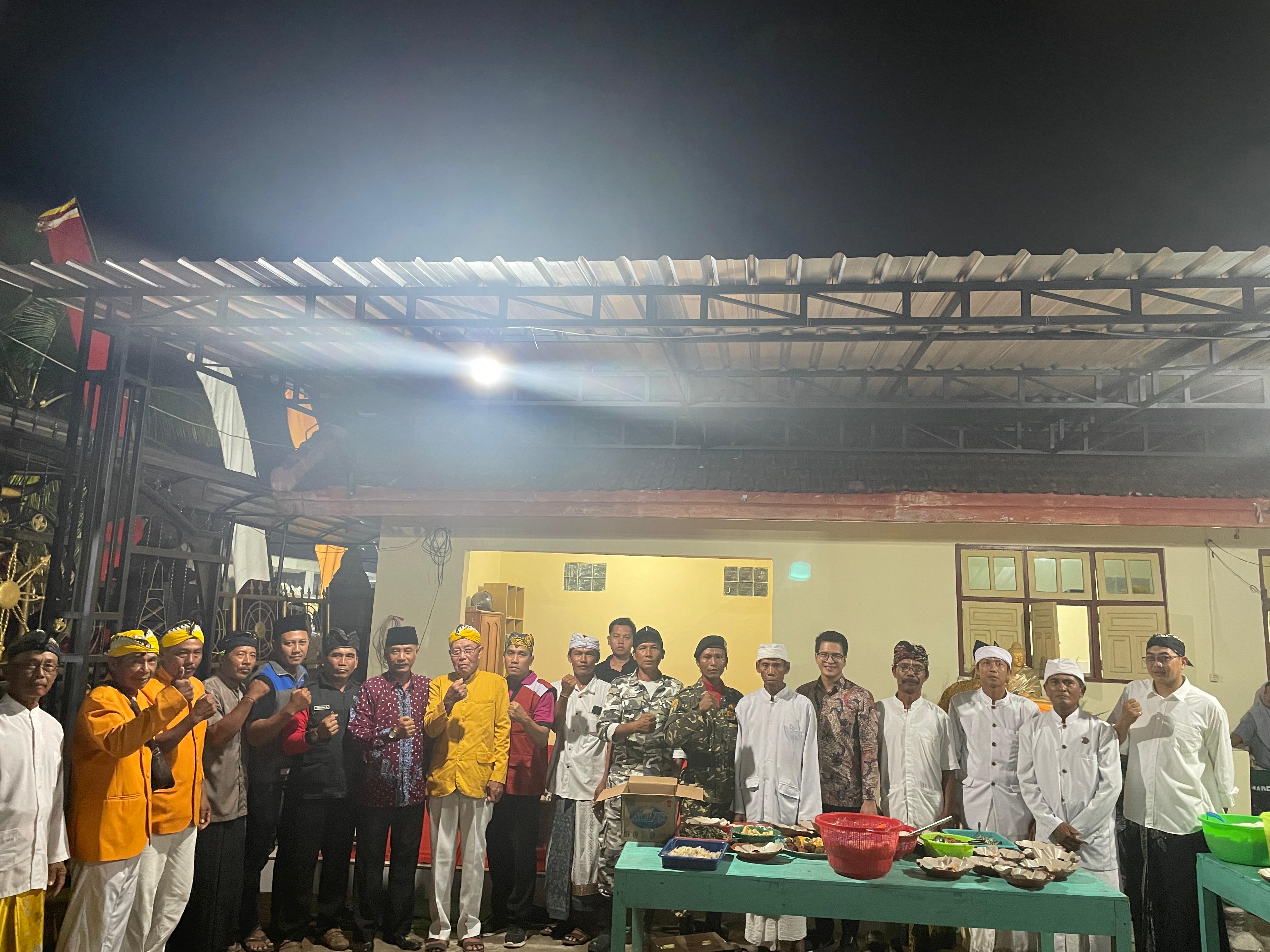 Peringati Hari Trisuci Waisak, Vihara Dhamma Shanti Grajagan Gelar Pawai Budaya Lintas Iman
