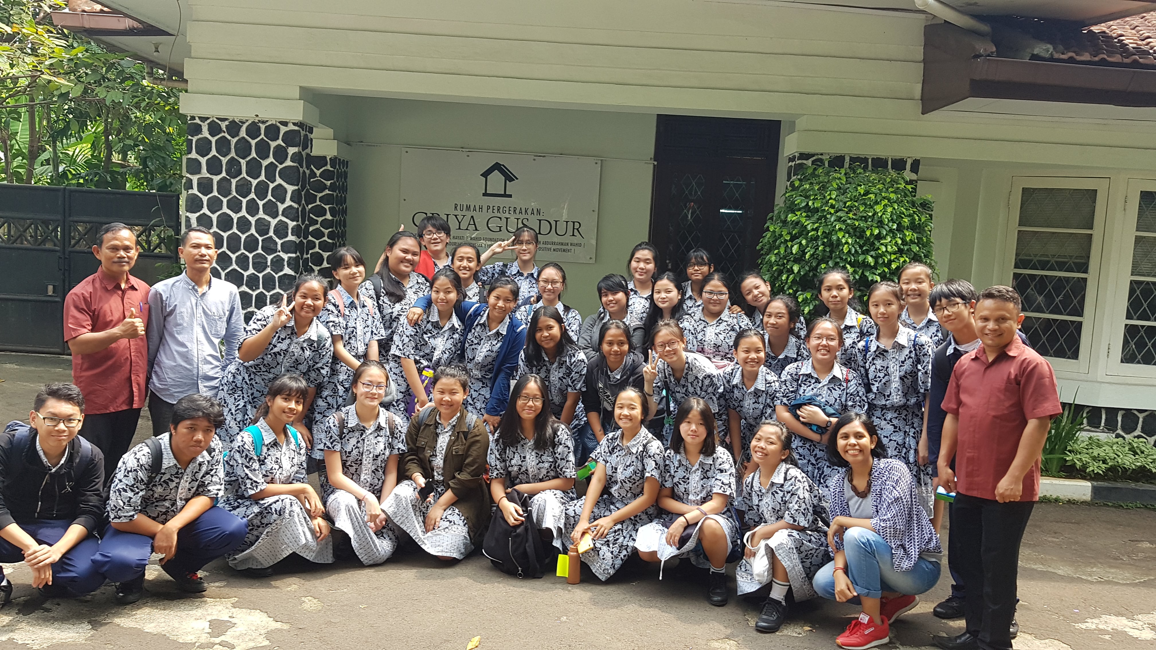 Kagumi Toleransi Gus Dur, SMK Santa Thresia Kunjungi Wahid Foundation