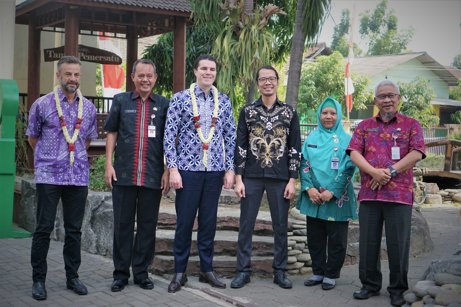 Wakil Menteri Luar Negeri Australia Kunjungi Sekolah Damai Wahid Foundation di SMAN 11 Semarang