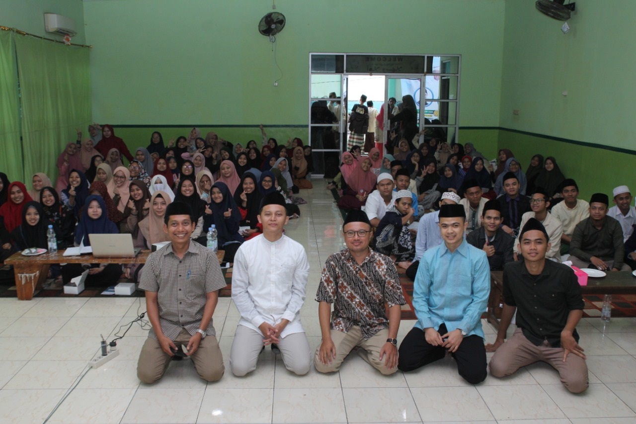 Bekerjasama dengan Wahid Foundation, PP Asshidiqiyyah Sukses Menggelar Diskusi Buku Islam untuk Gen Z 